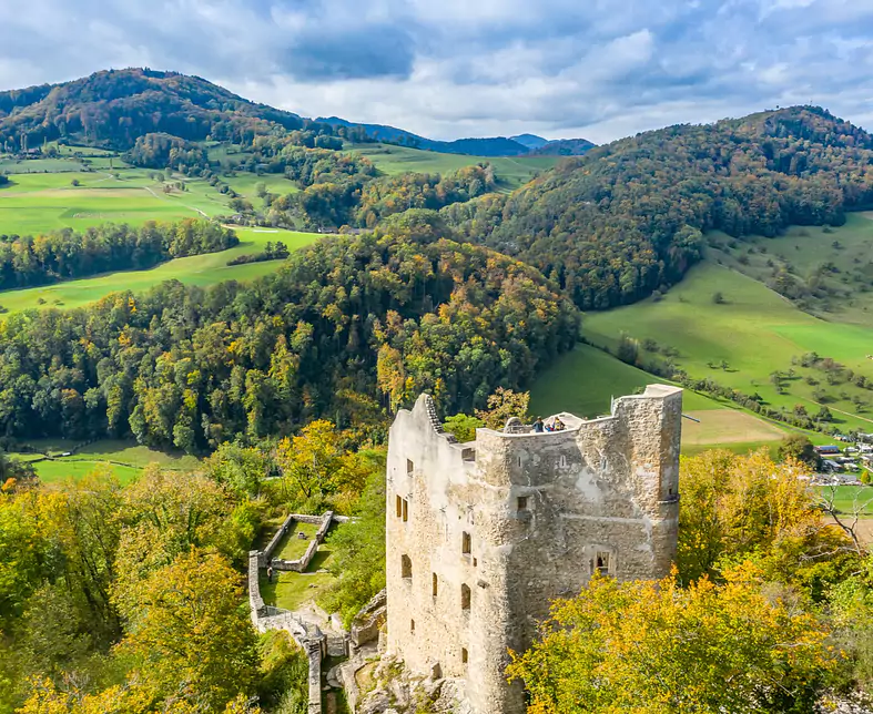 Baselland_Ruine_Homburg_Fotograf_Jan_Geerk.jpg