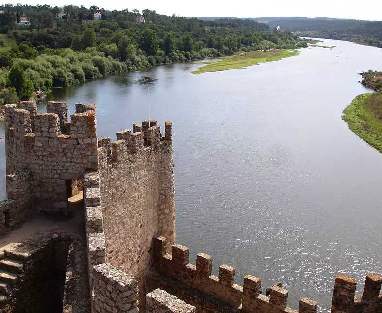 AlmourolCastle_Tomar_CentrodePortugal.jpg