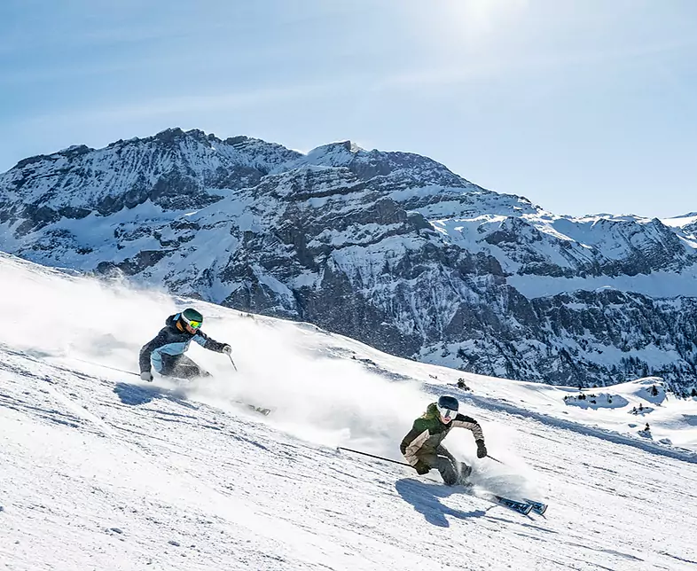 Lenk_Skifahren am Metsch_Stephan_Boegli.jpg
