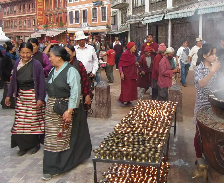 Pilger in Baudha, Kathmandu.jpg