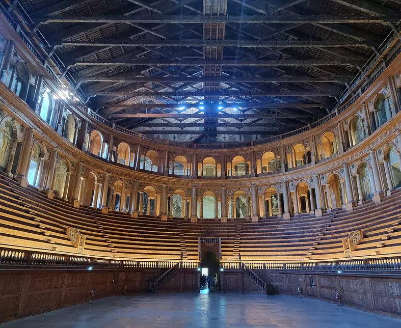 Teatro Farnese.jpg