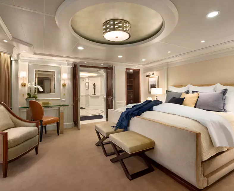 Oceania Riviera - Owners Suite - Bedroom - 1385086.jpg