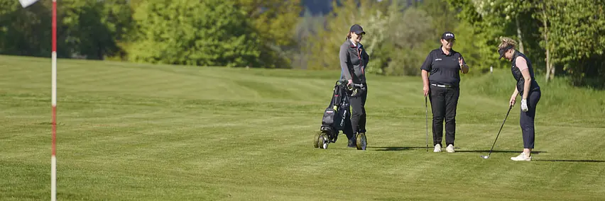 TIPS AND TRICKS FROM THE GOLF PRO FOR BEGINNERS
