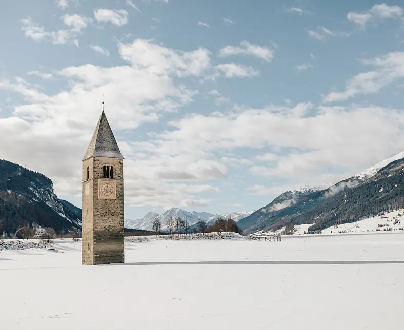 200306_Turm im Reschensee_©IDM Südtirol_Benjamin Pfitscher (2).jpg