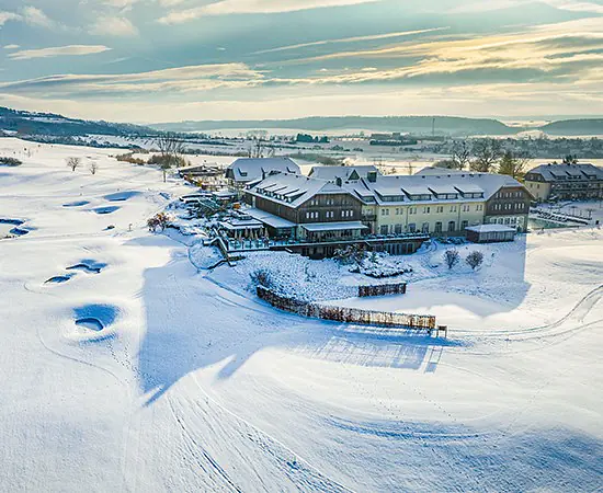 Aussenansicht_Spa&GolfResort_WeimarerLand_Winter.jpg
