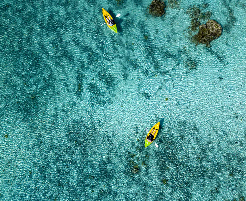 Cook Islands_Aitutaki_Kayaks_shutterstock©Andrea Izzotti_1071477356.jpg