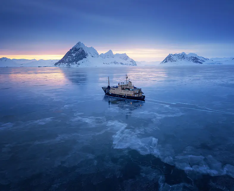 BTS-Svalbard-Ship-01.jpg