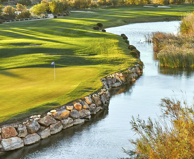 LUMINE_Lakes_18c hole (1).jpg