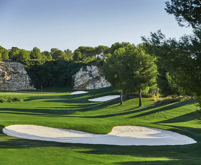 LUMINE_Hills_Hole 13b.jpg