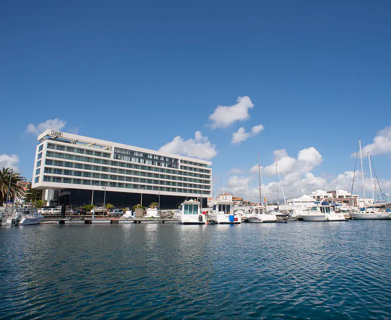 Portugal_Azoren_Ponta-Delgada_Hotel-Azor_Aussenansicht_travel-zone_gftravel.com.jpg