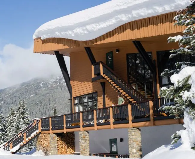 Kanada_British_Columbia_CANADIAN_MOUNTAIN_HOLIDAYS_CMH_Heliskiing_Cariboos_Lodge_travel-zone.jpg