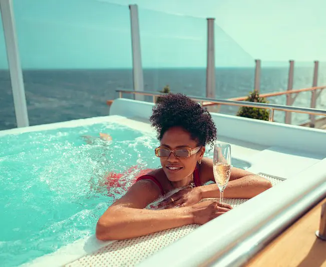 11442_NH_Cunard_Queen Anne_Grills Hot Tub_25278_Colour.jpg