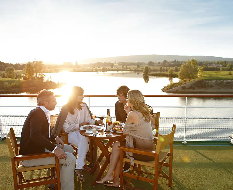 RH_DLX_PEOPLE_WEIN_ABENDSTIMMUNG_06_39L (1).jpg