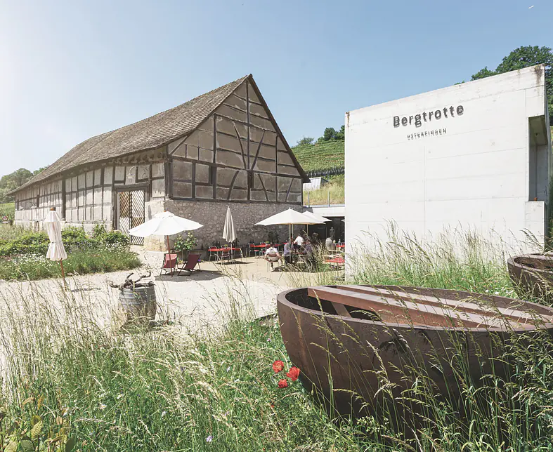 restaurant-trottenhof-draussen_Fabian Müller_Kleiner.jpg