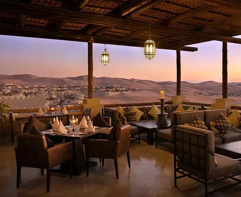 qasr_al_sarab_by_anantara_panoramic_desert_views_from_suhail_restaurant_1920x1037.webp